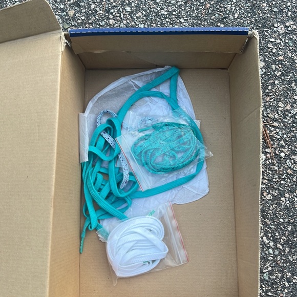 ASICS - Picture 8 of 9